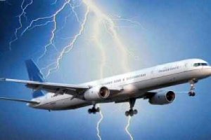 Молния едва не сгубила самолет, заходивший на посадку в Сочи