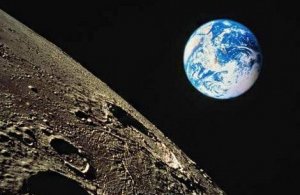 Невероятное открытие ученых: луна бывает бирюзовой