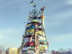 В Киеве на Евромайдане нашли повешенным мужчину