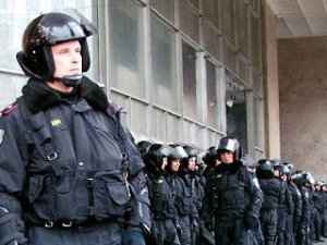 Крым объявил тревогу: поднята вся милиция и внутренние войска