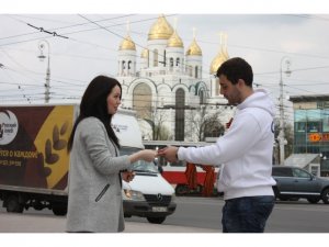 Калининград: активисты «Сети» раздали георгиевские ленты