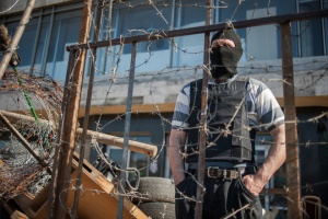 Активисты Славянска возможно отпустят заложников из здания СБУ 2-3 мая
