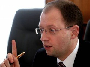 Яценюк сохранит пост премьер-министра, - Порошенко