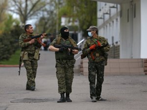 Аэропорт в Донецке под контролем вооруженных повстанцев