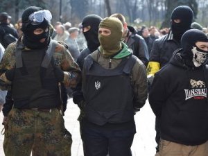 "Правый Сектор" заблокировал райотдел милиции в Днепропетровской области
