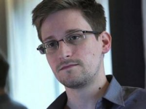 Эдвард Сноуден хочет остаться в России