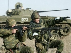 Сколько российских военных находится у границы Украины, рассказали в Минобо ...