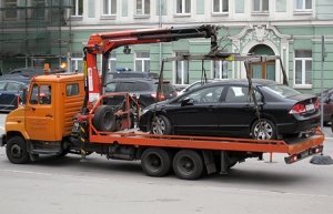 Автомобильную стоянку в Донецке обокрали, машины угнали