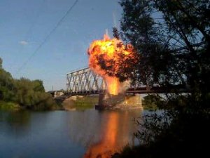 Очередной взрыв моста на Донбассе, на этот раз в Донецкой области