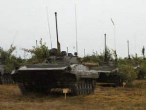Украинские силовики стягивают тяжёлое вооружение к Луганску