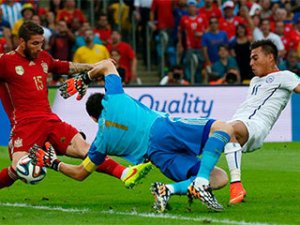 ЧМ 2014: Испания вылетает из турнира. Обзор матча Испания 0–2 Чили