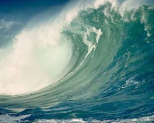Обнародовано видео аномальной волны – «цунами» целиком накрыло пляж Одессы