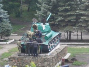 Ополченцы взяли на вооружение танки ВОВ