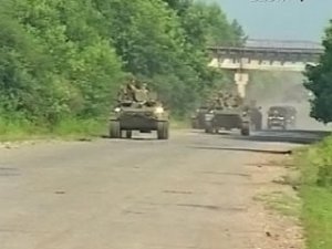 В Донецк направляется колонна бронетехники протяженностью 10 км - видео