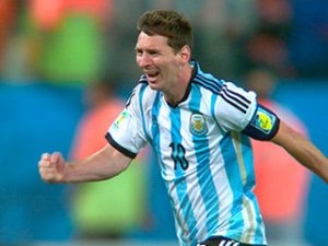 Чемпионат Мира 2014: Аргентина побеждает Нидерланды по пенальти и выходит в ...