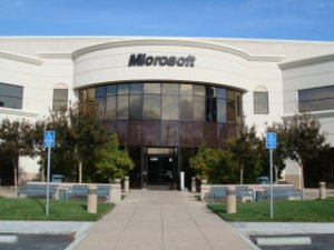 Microsoft анонсирует рекордное сокращение штата сотрудников