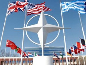 НАТО перебрасывает войска на Восток