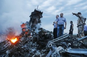 Крушение Boeing-777 в Украине: найдено еще 27 тел погибших