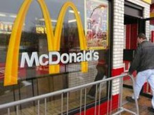 «Макдоналдс» может лишиться права производить в России бургеры