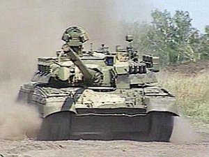 Украинскую границу пересекли несколько танков из РФ - СНБО