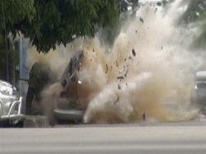 В метре от машины автолюбителя взорвался снаряд – видео