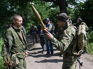 Вслед за аэропортом Луганска, ополченцы взяли под контроль Лутугино