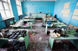 ДНР предлагает учителям зарплату, а министерство образования грозит увольне ...