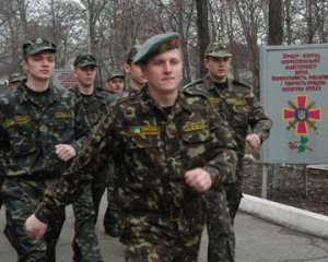 Минобороны: каждый украинец должен пройти курс молодого бойца