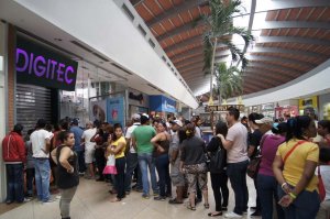 Из-за дефицита в Венесуэле ввели ограничения на покупку продуктов