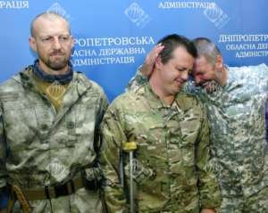 Украинские депутаты-комбаты вылетели на встречу с Маккейном и застряли в Ге ...