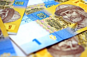 Нацбанк: Украинская гривна девальвировала на 100%