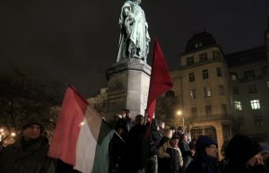 Волна протестов против власти докатилась до Венгрии. Фото-факты 