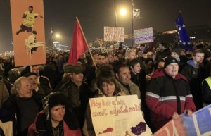 Волна протестов против власти докатилась до Венгрии. Фото-факты 