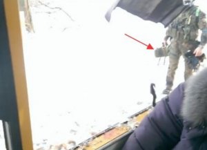 Эксперты: Автобус под Волновахой был подорван на мине и расстрелян