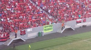 Бразильские болельщики поддержали ДНР огромным баннером на матче «Шахтер» - «Фламенго» 