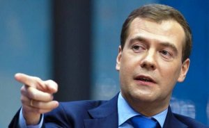 Медведев: Украина должна платить по долгам