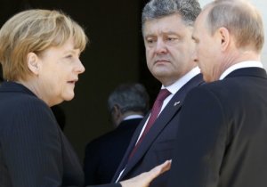 Путин, Меркель и Порошенко обсудили последние события в Украине и пришли к выводу, что ситуация ухудшилась
