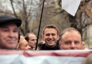 Навальный призывает к очередному антиправительственному маршу