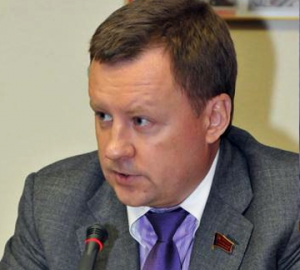 Депутат от КПРФ Денис Вороненков рассказал как бороться с коррупцией в России