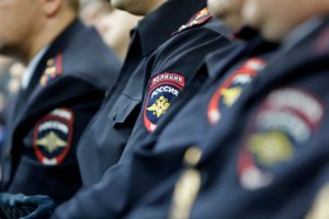 Новости Москвы: преступники бросили машину с оружием у разгромленного ими кафе