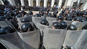 В любой момент на Украине возможен госпереворот