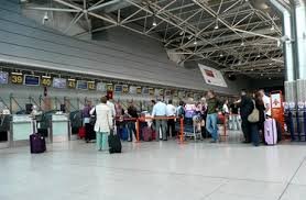 В аэропорту Лиссабона пассажирам показали порно: ВИДЕО