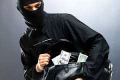 В Ростове трое в масках ограбили банк на 4 млн рублей