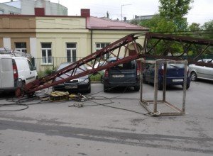 В Ростове башенный кран рухнул на рабочего: он погиб на глазах у жены