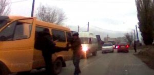 В Волгограде водители маршруток подрались из-за пассажира