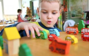 В садике Бердска трехлетнему ребенку запретили играть игрушками, на которые его родители деньги не сдали
