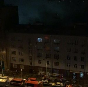 В центре Москвы полыхает здание ГУ МВД: пожар парализовал Новослободскую улицу