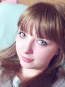 В Симферополе после встречи с парнем и подругой бесследно исчезла 20-летняя девушка