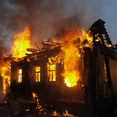 В доме под Астраханью заживо сгорели ребенок и трое взрослых