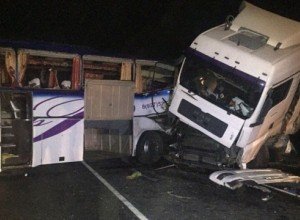 Четверо погибших в столкновении автобуса с фурой на Ставрополье, есть пострадавшие